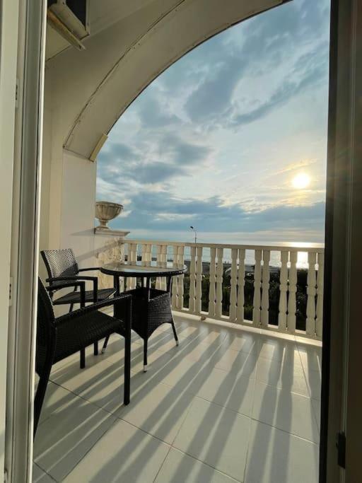 Sea View Studio Apartment In Gonio-Kvariati Exterior photo